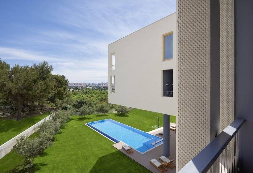 חדר סופריור עם מרפסת, Salona Palace