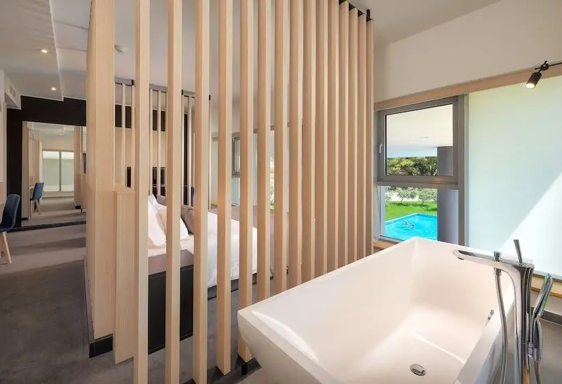 Deluxe-sviitti, Salona Palace