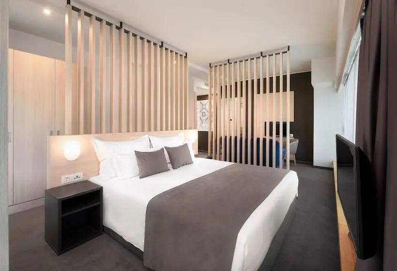 Deluxe-sviitti, Salona Palace
