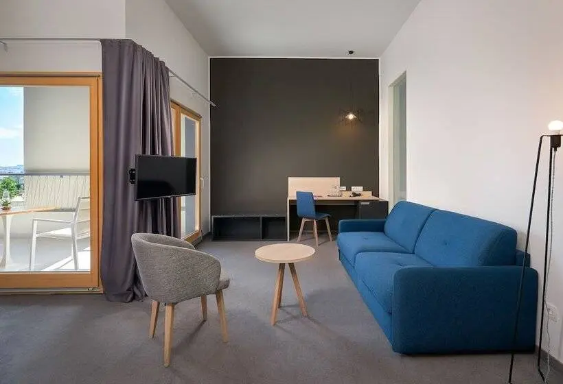Deluxe-sviitti, Salona Palace