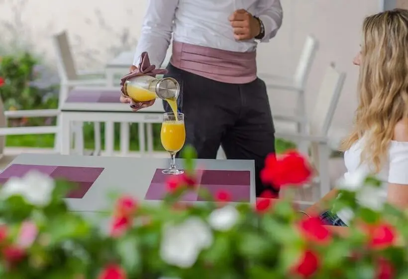Deluxe-sviitti, Salona Palace