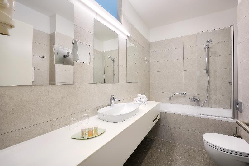 חדר סטנדרט עם מרפסת, Salona Palace