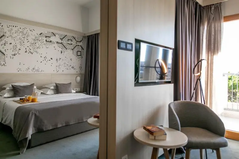 Superior-huone Parveke, Salona Palace