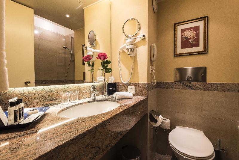 חדר סופריור עם מרפסת, Salona Palace