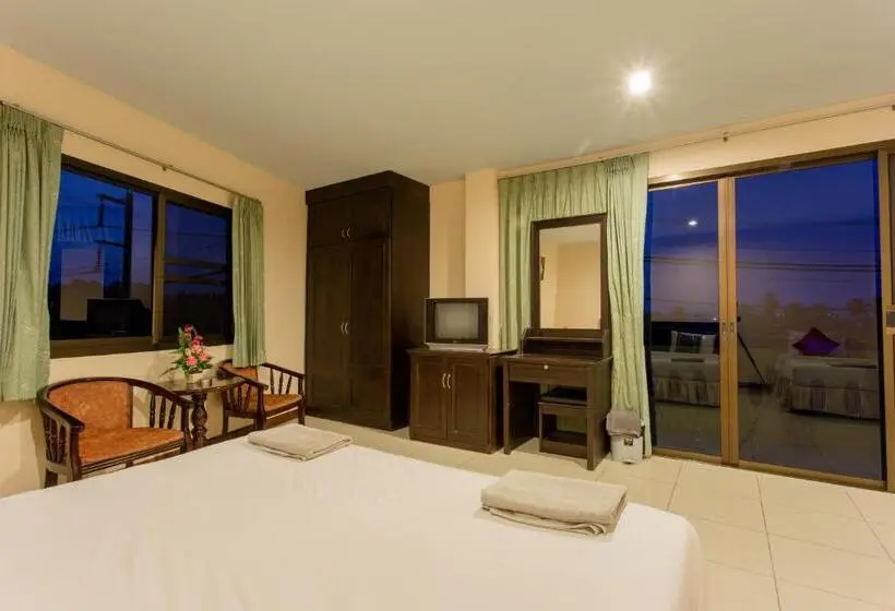 バルコニー付きスタンダードトリプルルーム, Surin Sunset Hotel   Sha
