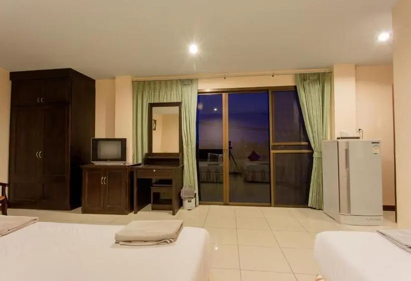 バルコニー付きスタンダードトリプルルーム, Surin Sunset Hotel   Sha