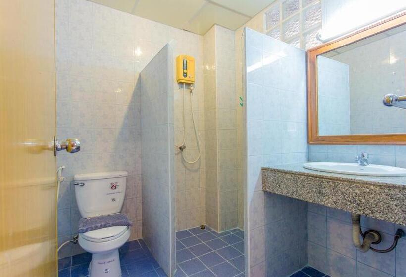 חדר סטנדרט עם מרפסת, Surin Sunset Hotel   Sha