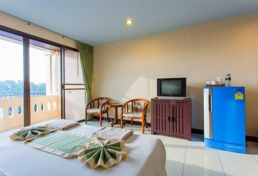 חדר סטנדרט נוף לים עם מרפסת, Surin Sunset Hotel   Sha