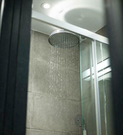 싱글 디럭스 룸, The House Of Toby