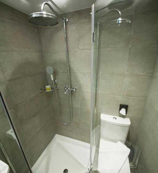 싱글 디럭스 룸, The House Of Toby