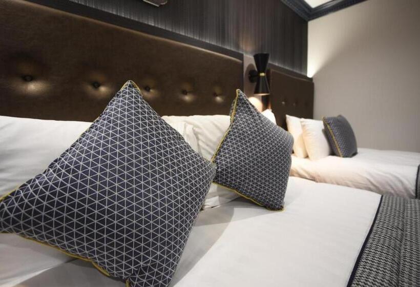 디럭스 트리플 룸, The House Of Toby