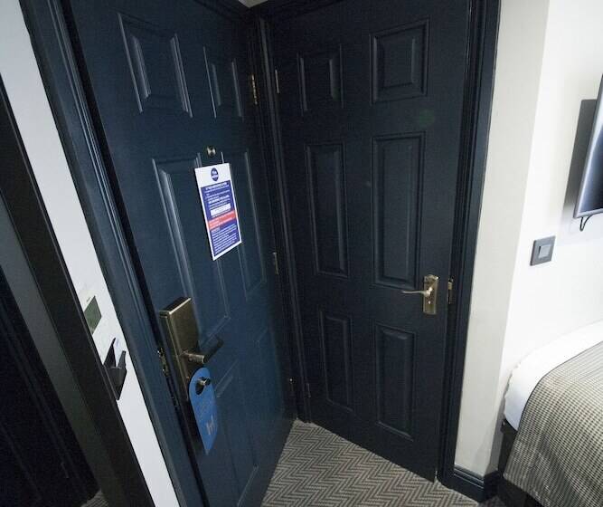 싱글 디럭스 룸, The House Of Toby