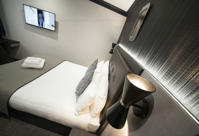 디럭스 룸, The House Of Toby