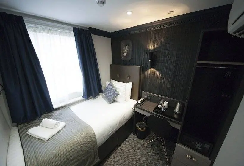 Deluxe Neljän Hengen Huone, The House Of Toby