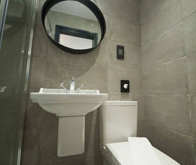 디럭스 4인 룸, The House Of Toby