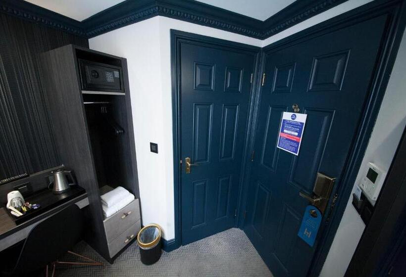 디럭스 룸, The House Of Toby