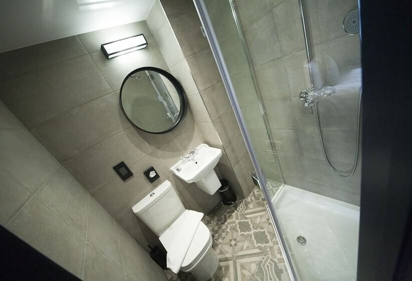 싱글 디럭스 룸, The House Of Toby