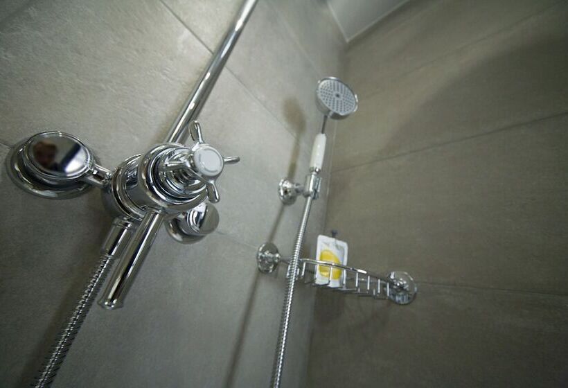 싱글 디럭스 룸, The House Of Toby