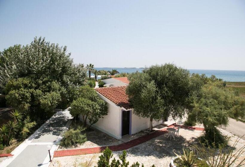 חדר סטנדרט עם מרפסת ונוף לגינה, Kefalonia Beach Hotel & Bungalows