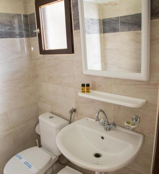 חדר סטנדרט עם מרפסת ונוף לגינה, Kefalonia Beach Hotel & Bungalows