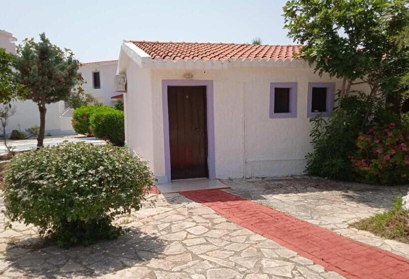 חדר סטנדרט עם מרפסת ונוף לגינה, Kefalonia Beach Hotel & Bungalows