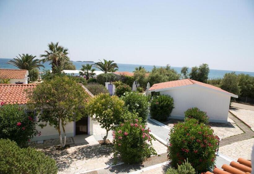חדר סטנדרט עם מרפסת ונוף לגינה, Kefalonia Beach Hotel & Bungalows