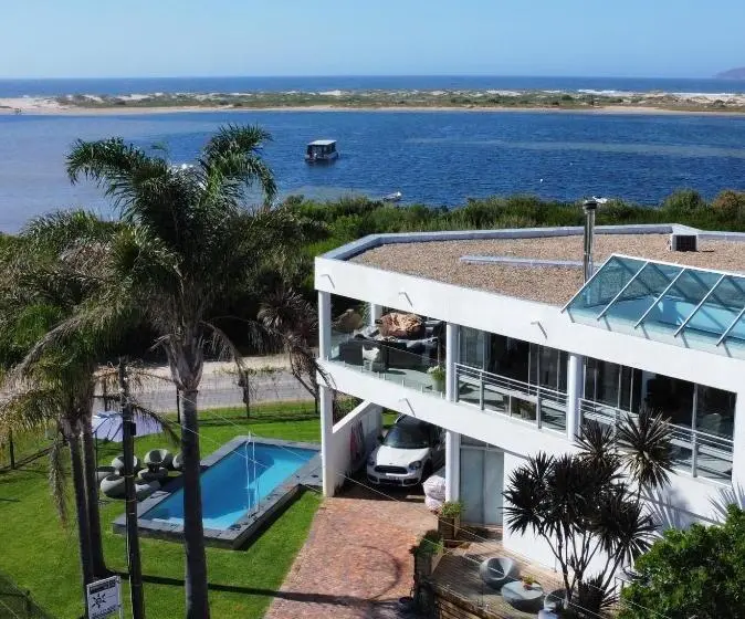 اتاق استاندارد, Sunshowers Plett