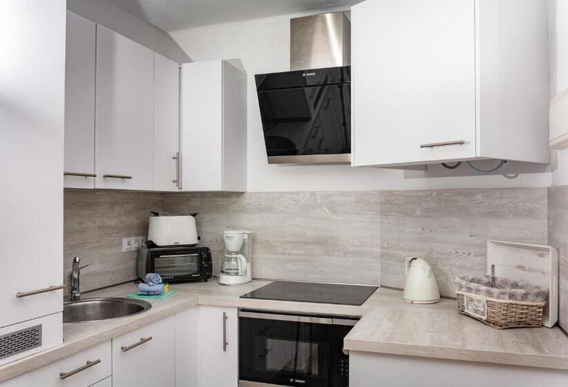 带2个卧室的公寓, R2 Maryvent Beach Apartments