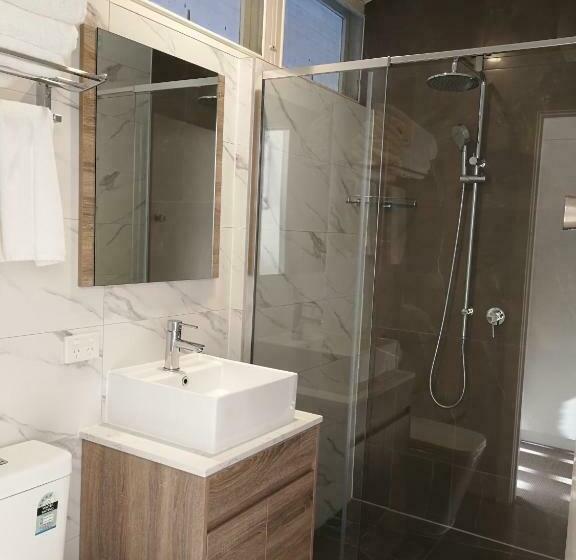 اتاق استاندارد, The Wurruk Motel