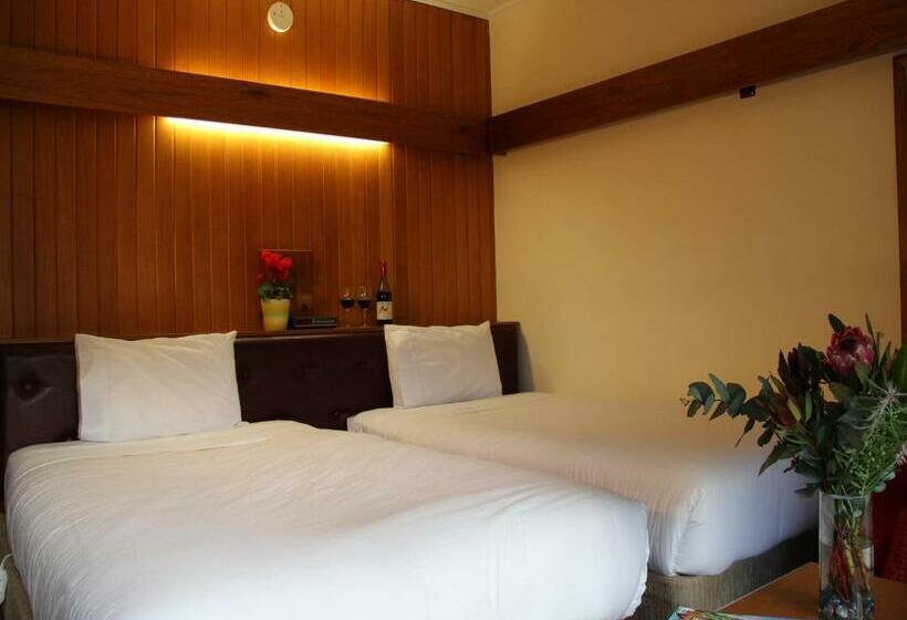 اتاق استاندارد سه نفره, The Wurruk Motel