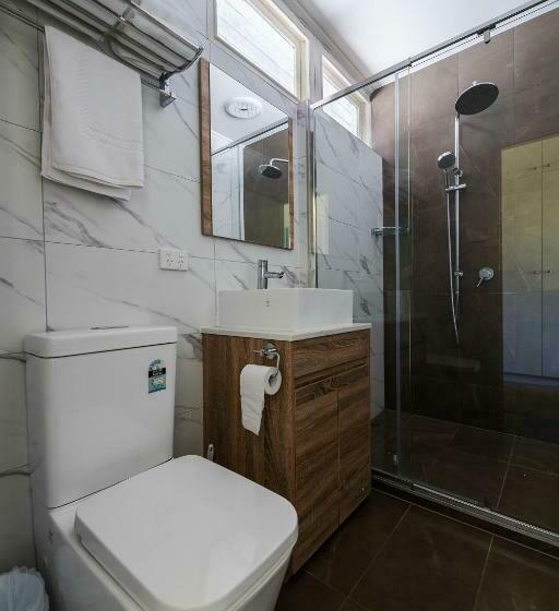 اتاق استاندارد, The Wurruk Motel