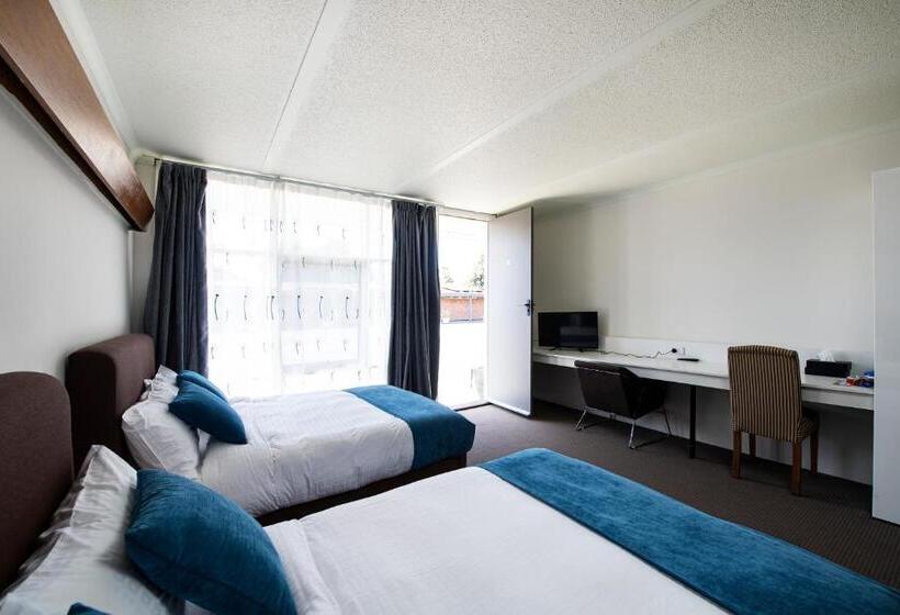 اتاق استاندارد چهار تخته, The Wurruk Motel