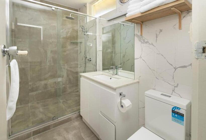 اتاق استاندارد چهار تخته, The Wurruk Motel