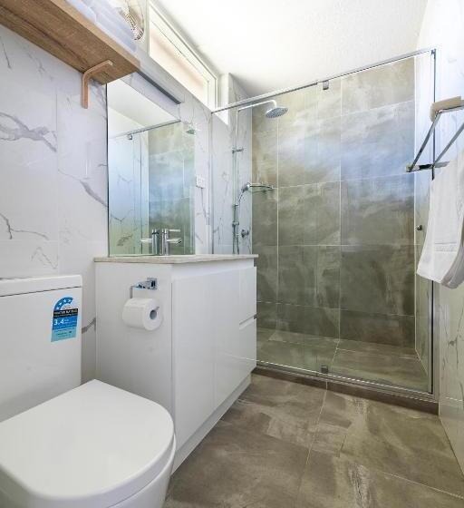 اتاق استاندارد چهار تخته, The Wurruk Motel