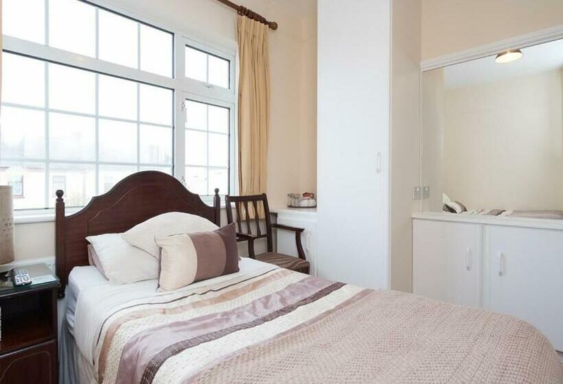 标准单人间, Four Seasons B&b