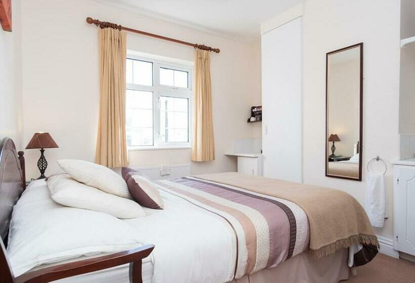 标准间, Four Seasons B&b