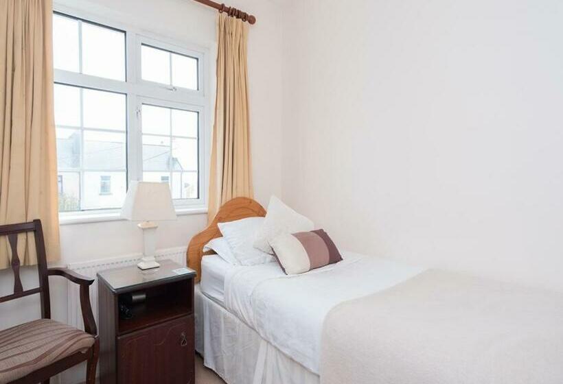 标准单人间, Four Seasons B&b