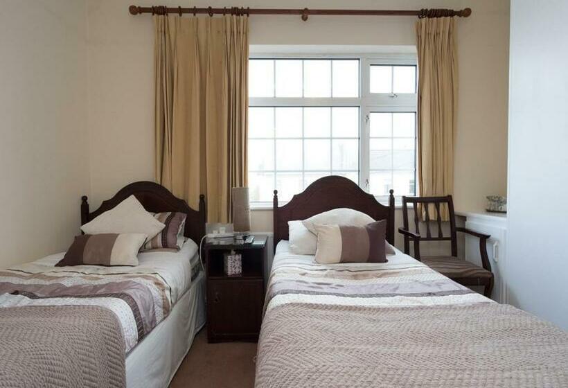 标准间, Four Seasons B&b