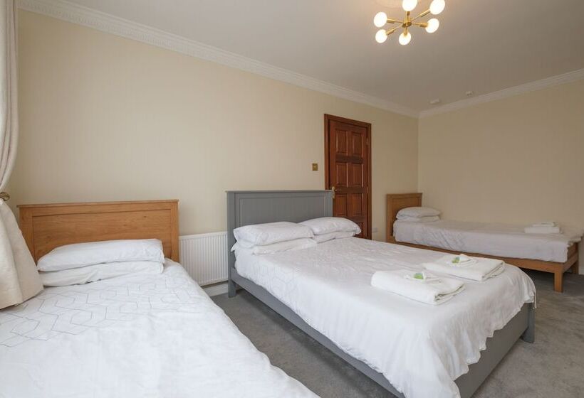 四人标准间, Four Seasons B&b