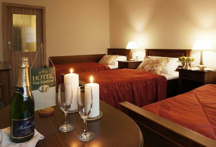 スタンダードトリプルルーム, Pod Zamkem