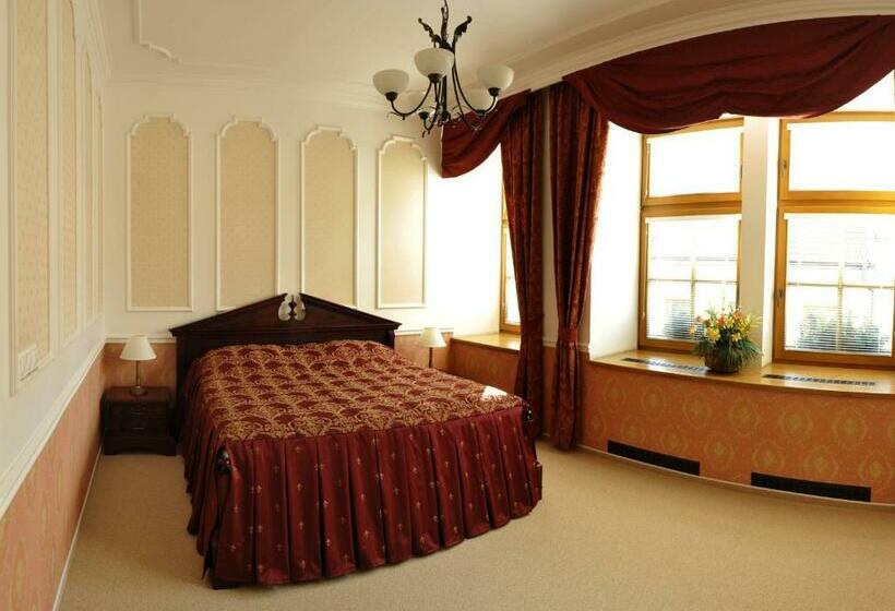 スイート, Pod Zamkem