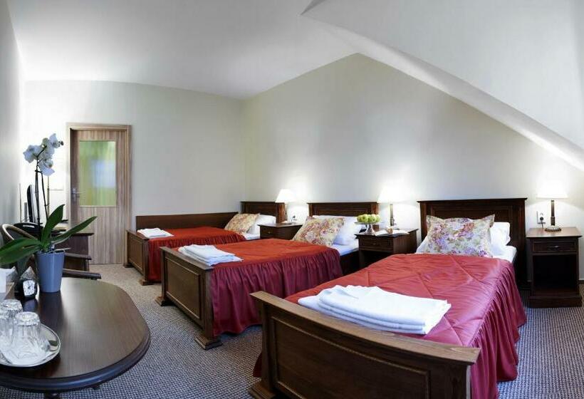 スタンダードトリプルルーム, Pod Zamkem