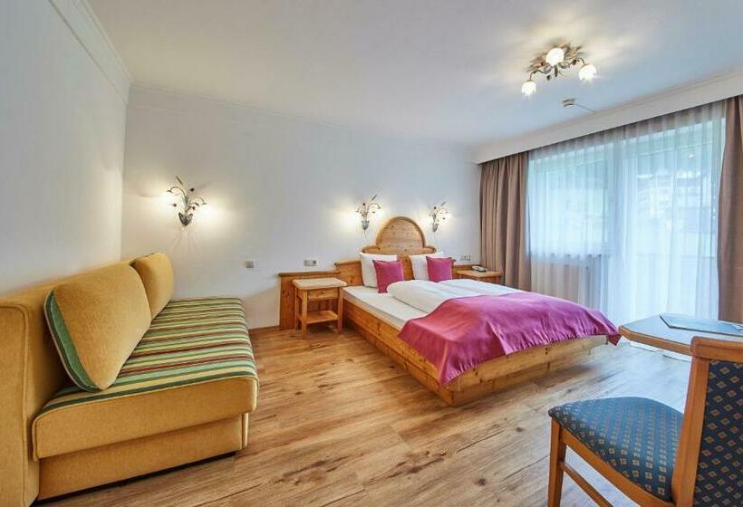 高级大房间, Schachner