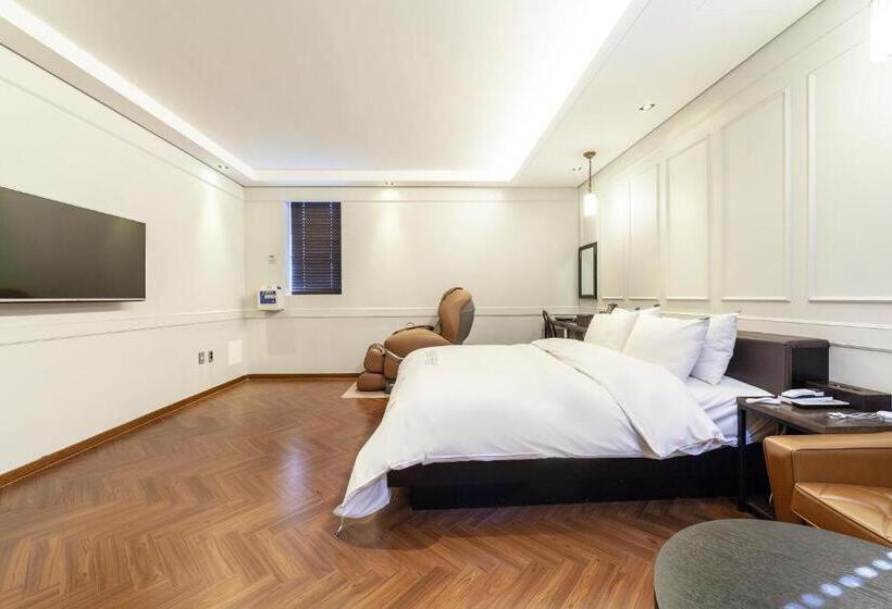 高级大房间, Stay 53