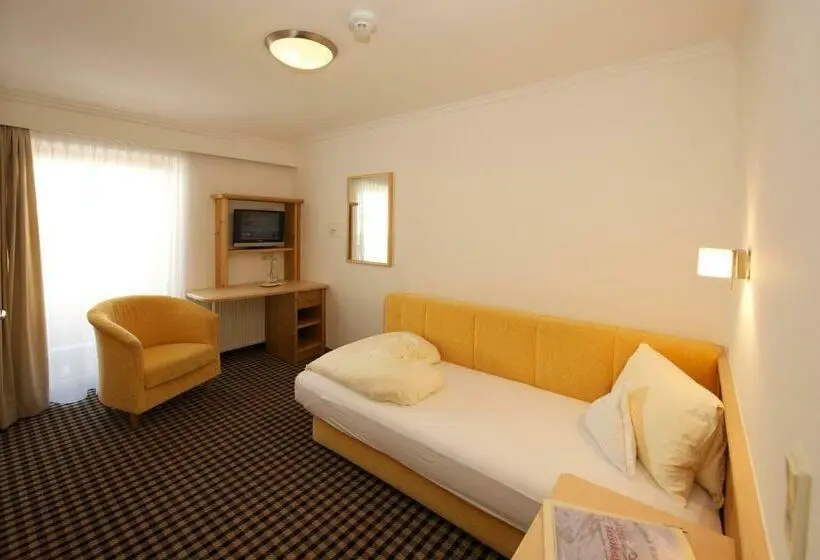 スタンダードシングルルーム, Tristkogel