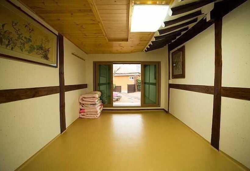 غرفة عائلية, Taejo Maru