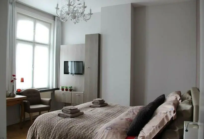 Standard-huone, B&b @ Room's