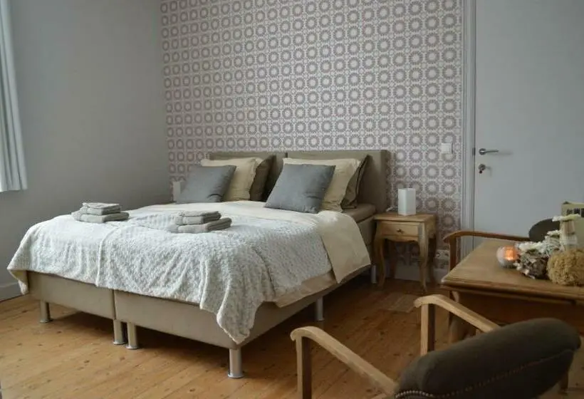 Standard-huone, B&b @ Room's