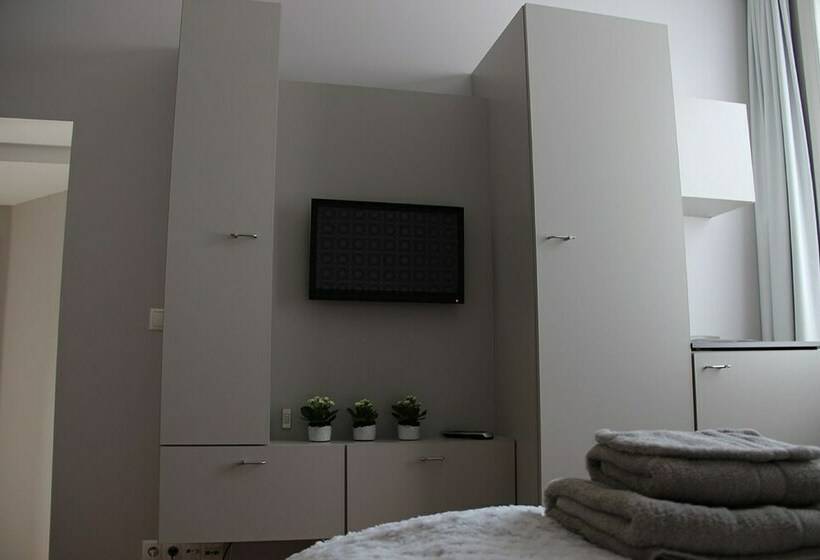 غرفة قياسية, B&b @ Room's