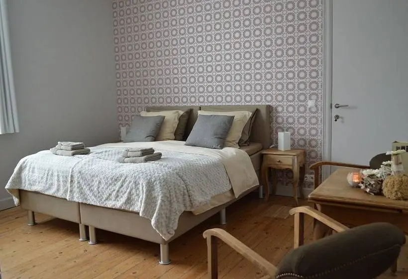 Standard-huone, B&b @ Room's